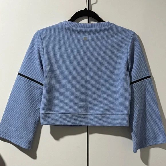 Women’s Zella Blue Crop Boxy Sweatshirt with 3/4 Sleeves - Picture 2 of 3